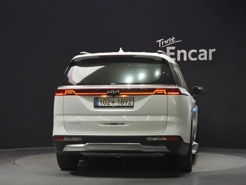 2022 Kia Carnival с пробегом 77 238 км