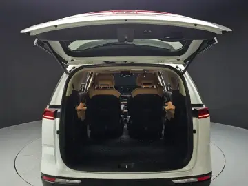 2022 Kia Carnival с пробегом 77 238 км