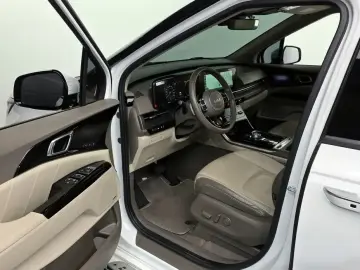 2022 Kia Carnival с пробегом 48 317 км