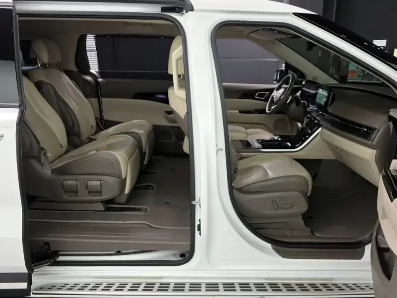 2022 Kia Carnival с пробегом 48 317 км