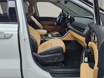 2022 Kia Carnival с пробегом 102 610 км