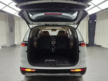 2022 Kia Carnival с пробегом 102 610 км