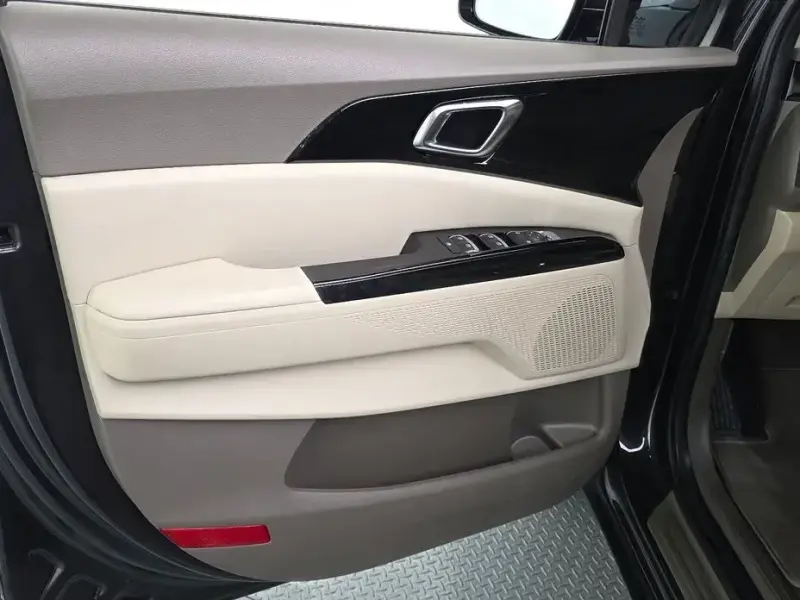 2023 Kia Carnival с пробегом 59 153 км