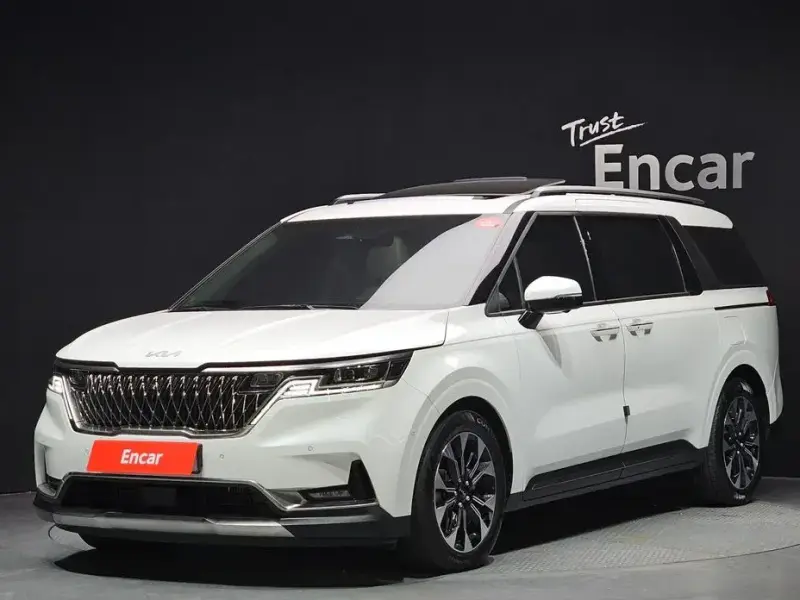 2023 Kia Carnival с пробегом 39 143 км