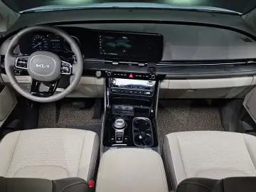 2023 Kia Carnival с пробегом 39 143 км
