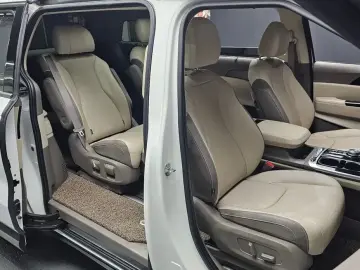 2023 Kia Carnival с пробегом 39 143 км