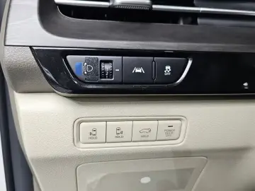 2023 Kia Carnival с пробегом 39 143 км