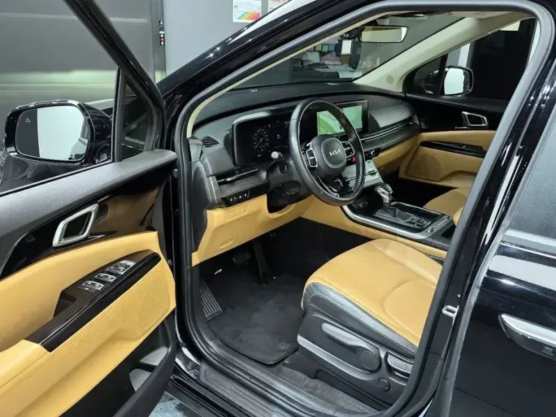 2023 Kia Carnival с пробегом 71 710 км
