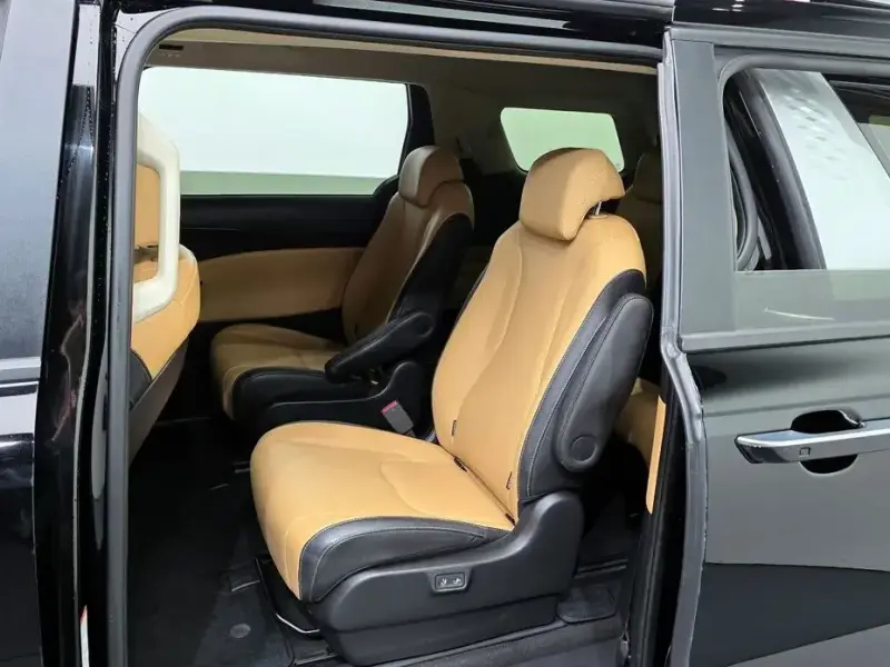 2023 Kia Carnival с пробегом 71 710 км