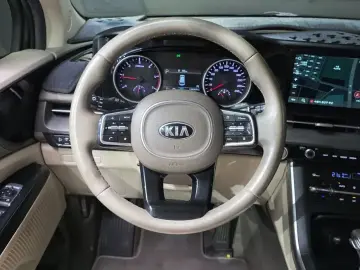 2021 Kia Carnival с пробегом 109 383 км