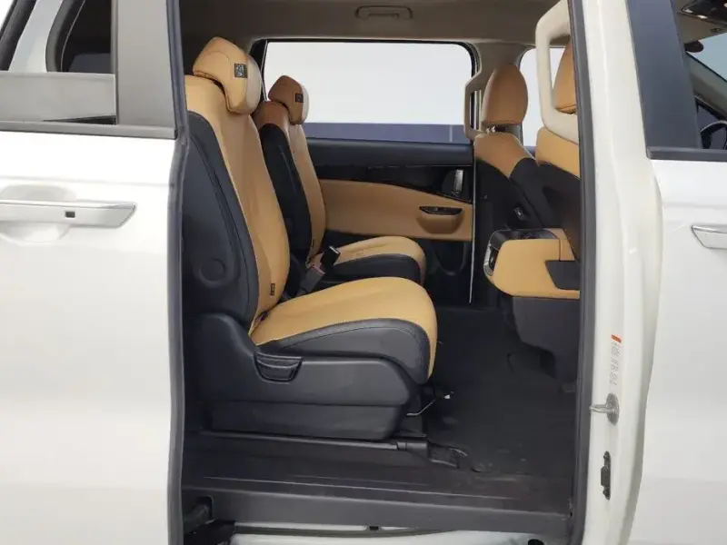 2022 Kia Carnival с пробегом 101 494 км