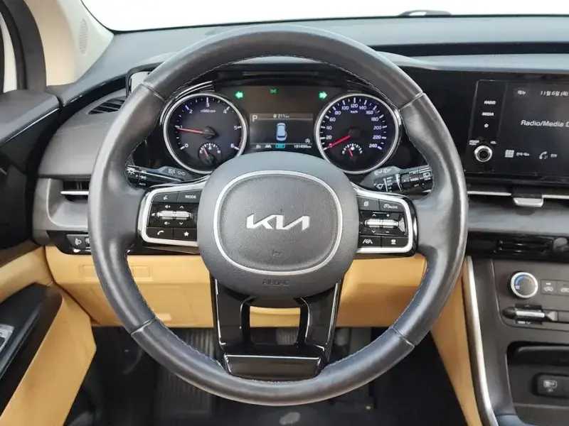2022 Kia Carnival с пробегом 101 494 км