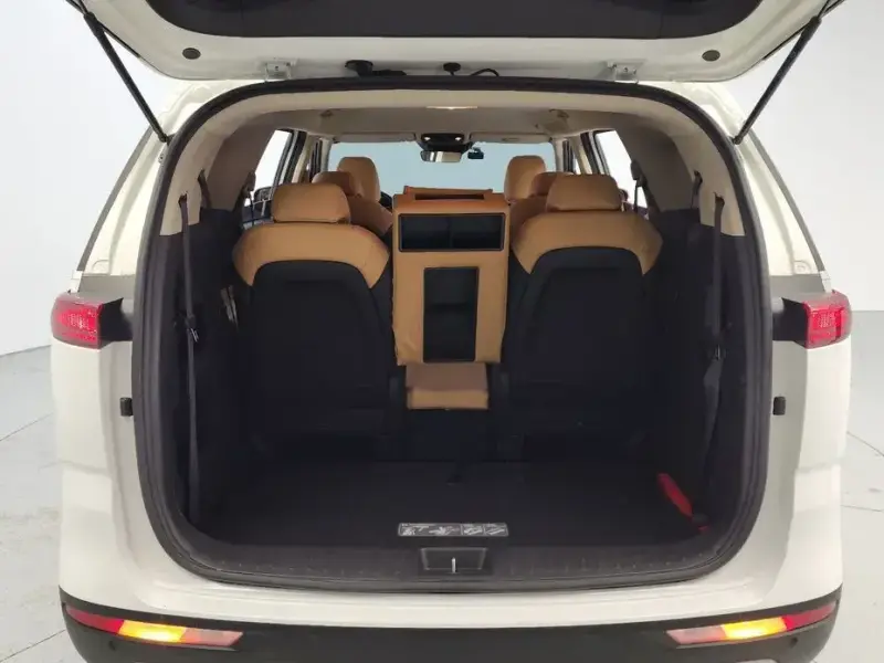 2022 Kia Carnival с пробегом 101 494 км