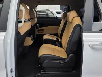 2022 Kia Carnival с пробегом 100 345 км