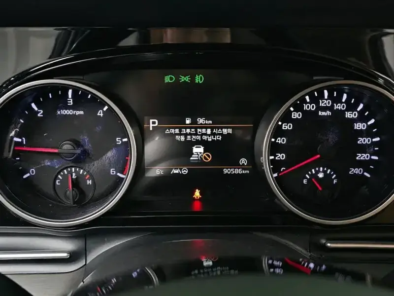 2021 Kia Carnival с пробегом 90 586 км