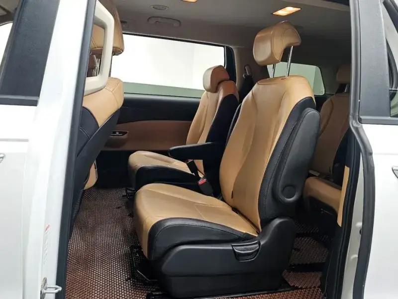 2021 Kia Carnival с пробегом 90 586 км