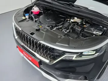 2023 Kia Carnival с пробегом 15 017 км