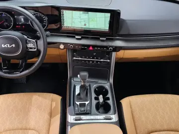 2023 Kia Carnival с пробегом 15 017 км