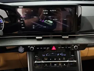 2023 Kia Carnival с пробегом 15 017 км