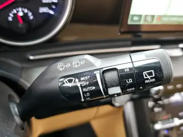 2023 Kia Carnival с пробегом 15 017 км