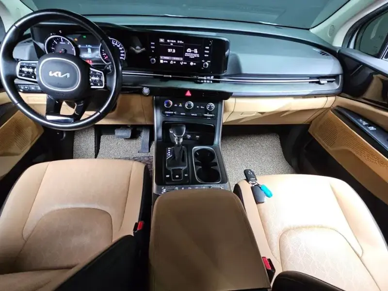 2022 Kia Carnival с пробегом 79 947 км