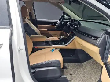 2022 Kia Carnival с пробегом 79 947 км