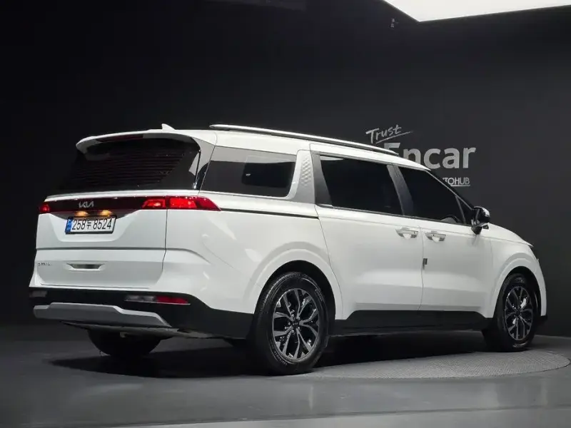 2023 Kia Carnival с пробегом 26 299 км