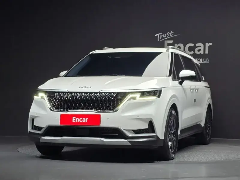 2023 Kia Carnival с пробегом 26 299 км