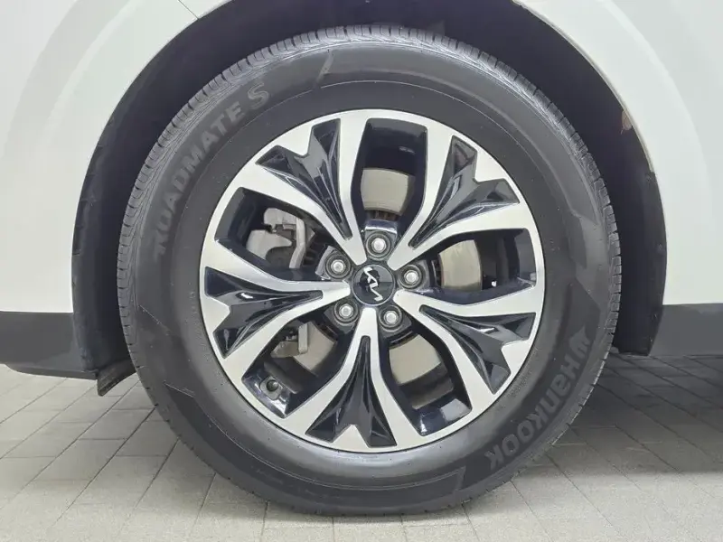 2023 Kia Carnival с пробегом 26 299 км