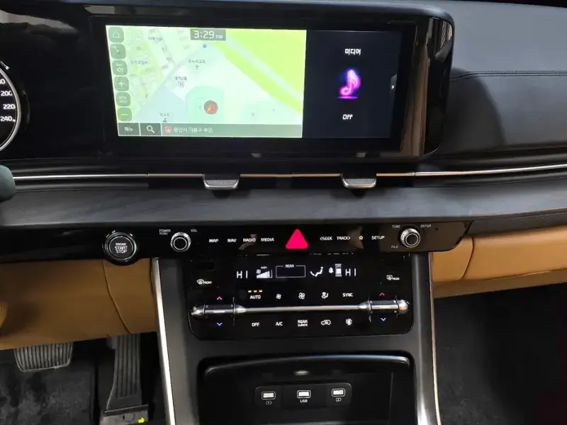 2023 Kia Carnival с пробегом 26 299 км