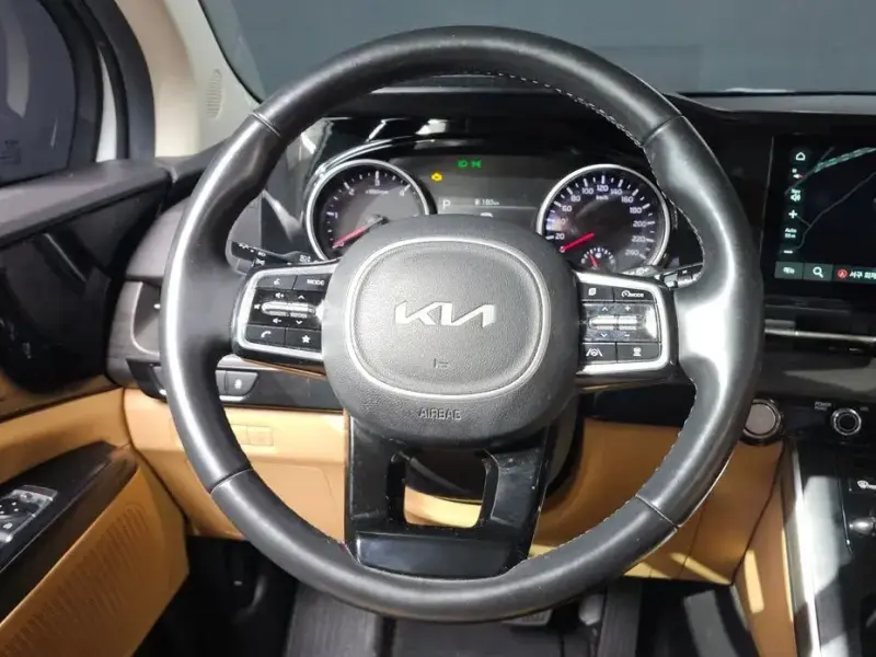 2022 Kia Carnival с пробегом 97 890 км