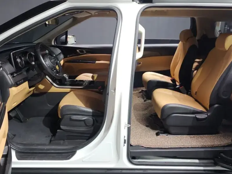 2022 Kia Carnival с пробегом 97 890 км