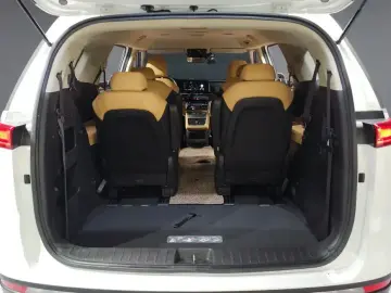 2022 Kia Carnival с пробегом 97 890 км
