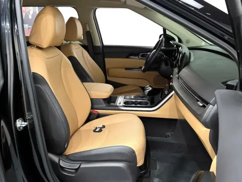 2023 Kia Carnival с пробегом 75 375 км