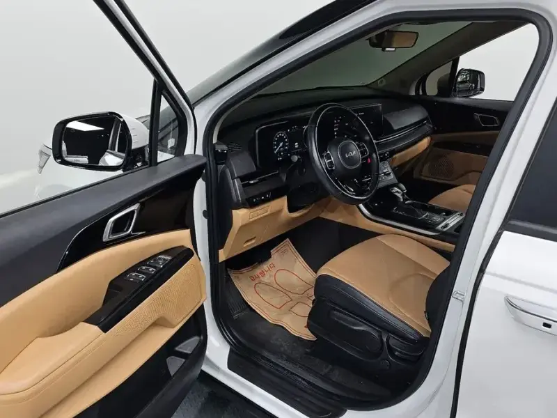 2022 Kia Carnival с пробегом 89 900 км