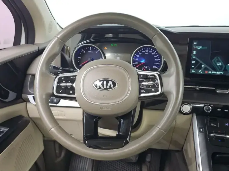2021 Kia Carnival с пробегом 63 931 км