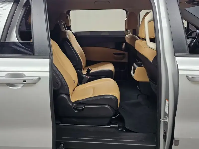 2022 Kia Carnival с пробегом 103 170 км