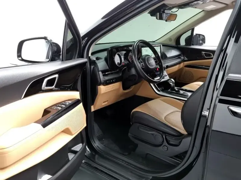 2023 Kia Carnival с пробегом 112 705 км