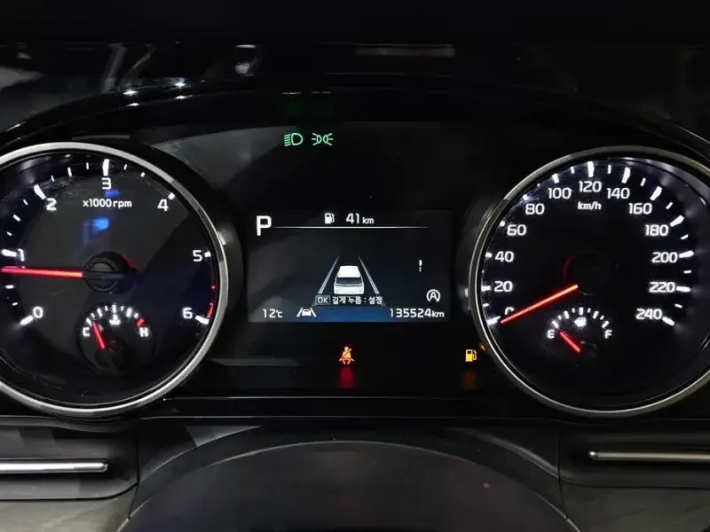 2023 Kia Carnival с пробегом 135 524 км