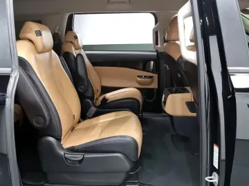 2023 Kia Carnival с пробегом 112 705 км