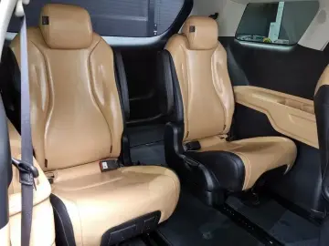 2023 Kia Carnival с пробегом 112 705 км