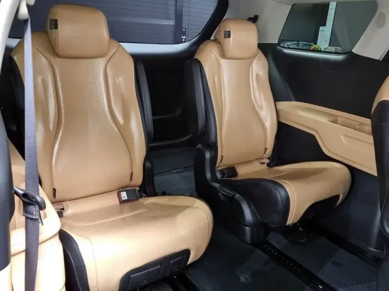 2023 Kia Carnival с пробегом 112 705 км