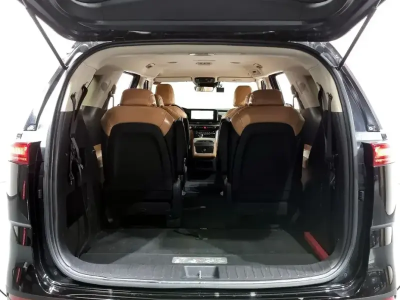 2023 Kia Carnival с пробегом 112 705 км