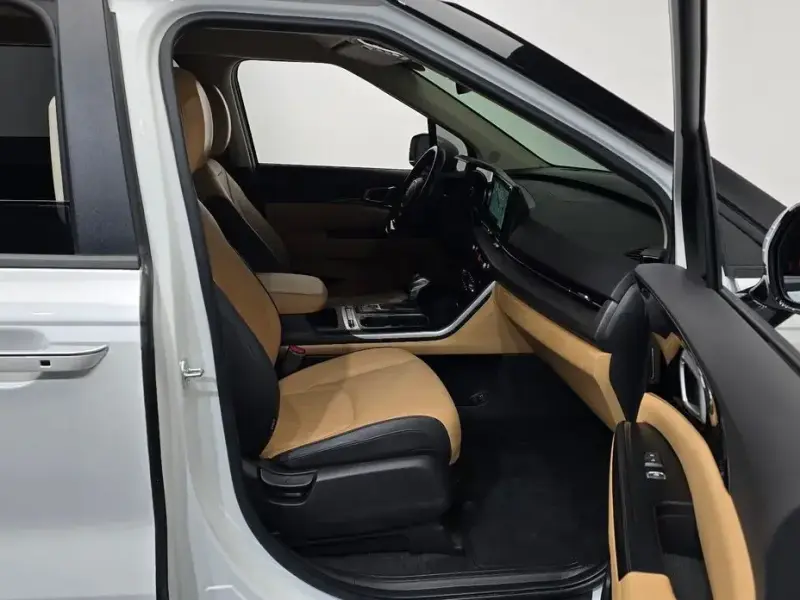 2023 Kia Carnival с пробегом 59 476 км