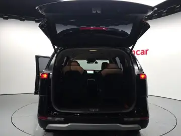 2022 Kia Carnival с пробегом 94 322 км