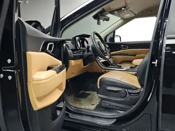2022 Kia Carnival с пробегом 29 159 км