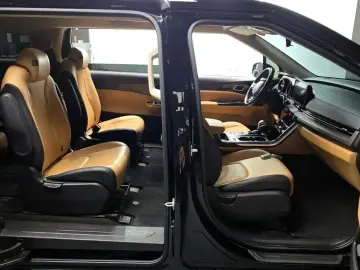 2022 Kia Carnival с пробегом 75 299 км