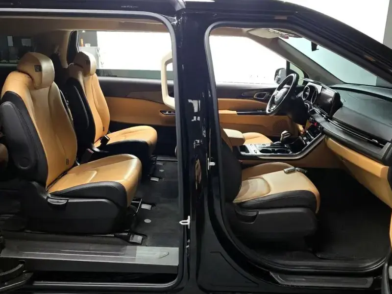 2022 Kia Carnival с пробегом 75 299 км