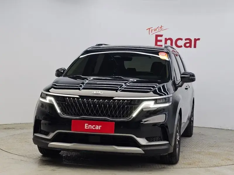 2021 Kia Carnival с пробегом 21 045 км
