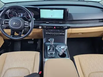 2021 Kia Carnival с пробегом 21 045 км